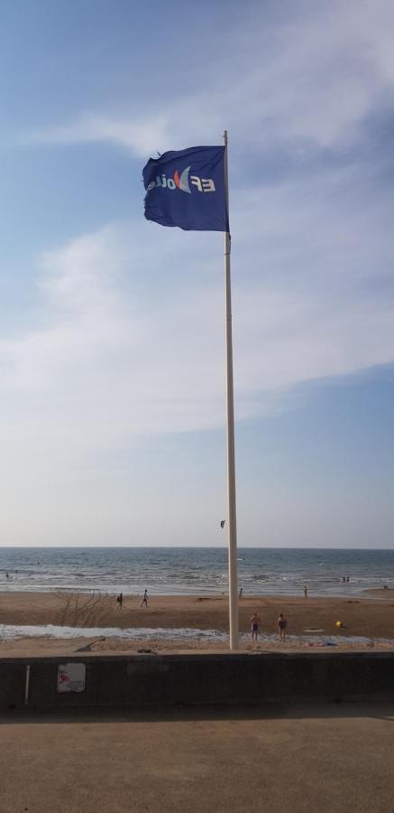 Le Yacht Club1 Apartment บลอนวิลล์-ซัวร์-แมร์ ภายนอก รูปภาพ