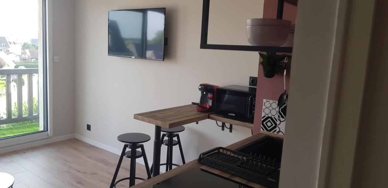 Le Yacht Club1 Apartment บลอนวิลล์-ซัวร์-แมร์ ภายนอก รูปภาพ