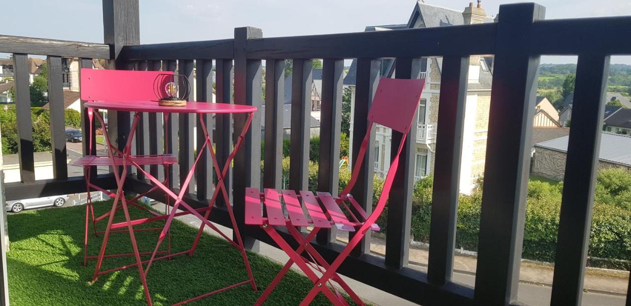 Le Yacht Club1 Apartment บลอนวิลล์-ซัวร์-แมร์ ภายนอก รูปภาพ