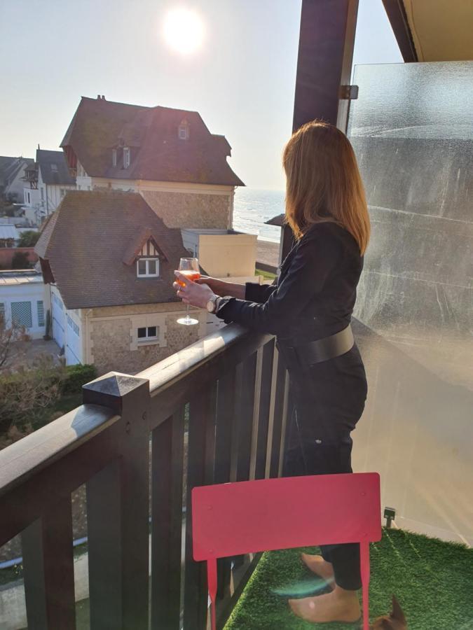 Le Yacht Club1 Apartment บลอนวิลล์-ซัวร์-แมร์ ภายนอก รูปภาพ